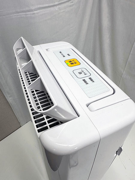 IRIS OHYAMA アイリスオーヤマ 衣類乾燥除湿機 DDA-20 デシカント式 2016年製 ホワイト 動作確認済 洗濯 空調 家電製品 [N16042402]_画像3