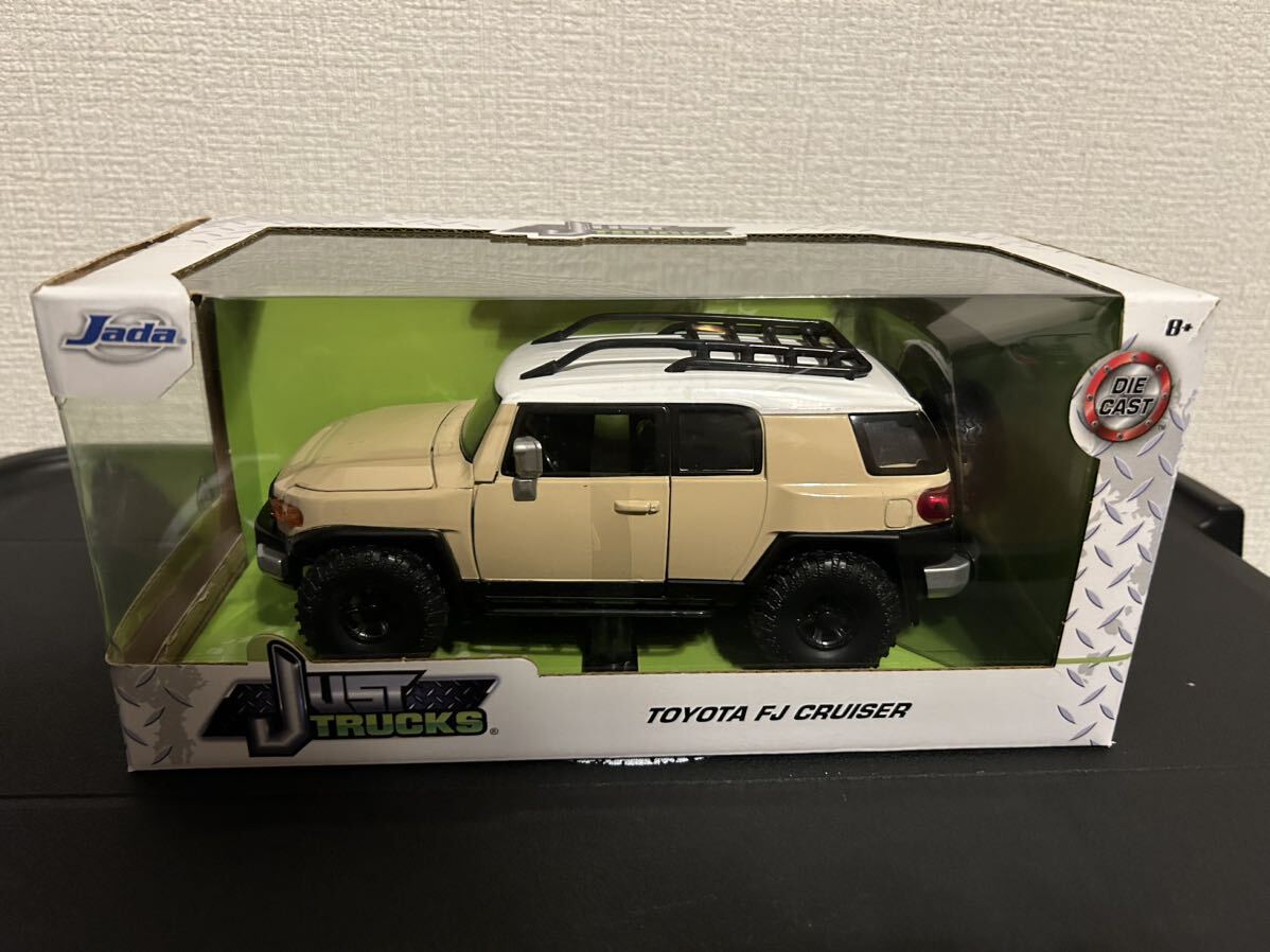 FJクルーザー jada TOYS ミニカー ベージュの画像1