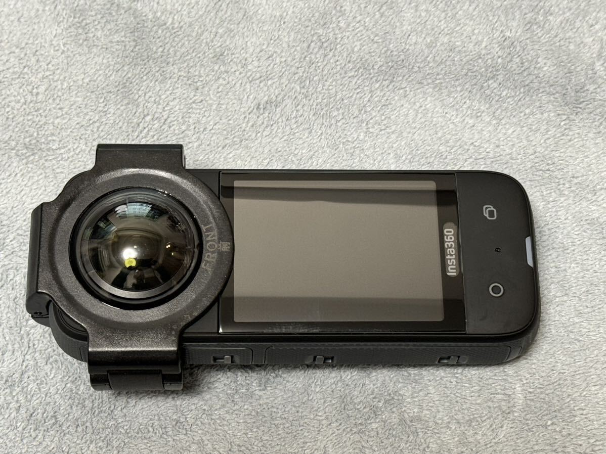 Insta 360 x3、追加バッテリー 着脱式レンズカバーセット 送料無料の画像6