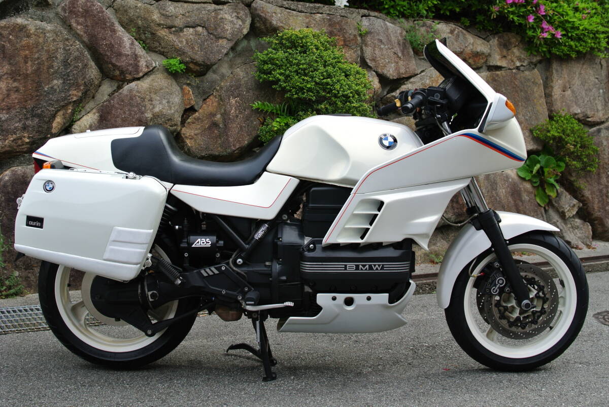 BMW K100RS 4V アニバーサリー限定車 希少 限定150台 モトコ製シングルシートカウル仕様 純正パニア付き パールホワイトMライン 機関好調の画像3