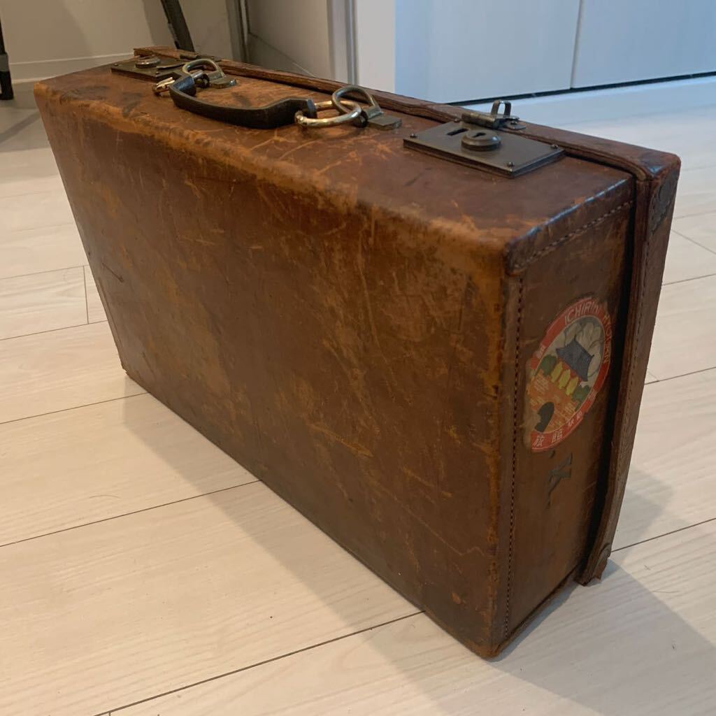  three . made leather made trunk case ( that time thing ) antique Showa Retro Vintage suitcase leather retro that time thing travel bag bag 