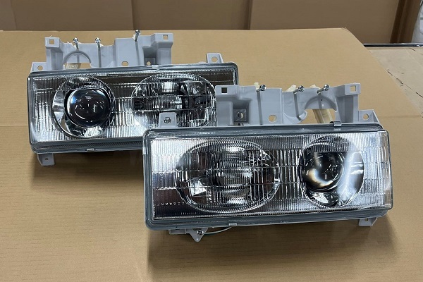 * new goods = Mitsubishi Fuso NEW Canter latter term projector head light left right set T-27