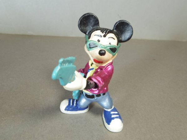 ディズニー ミッキーマウス PVCフィギュア エレキギター BULLYLANDの画像1