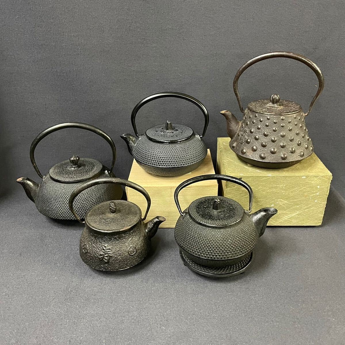 南部鉄器 急須 5点まとめ 約4kg 盛栄堂 岩鋳 丸政 鉄瓶 茶器 煎茶道具の画像1