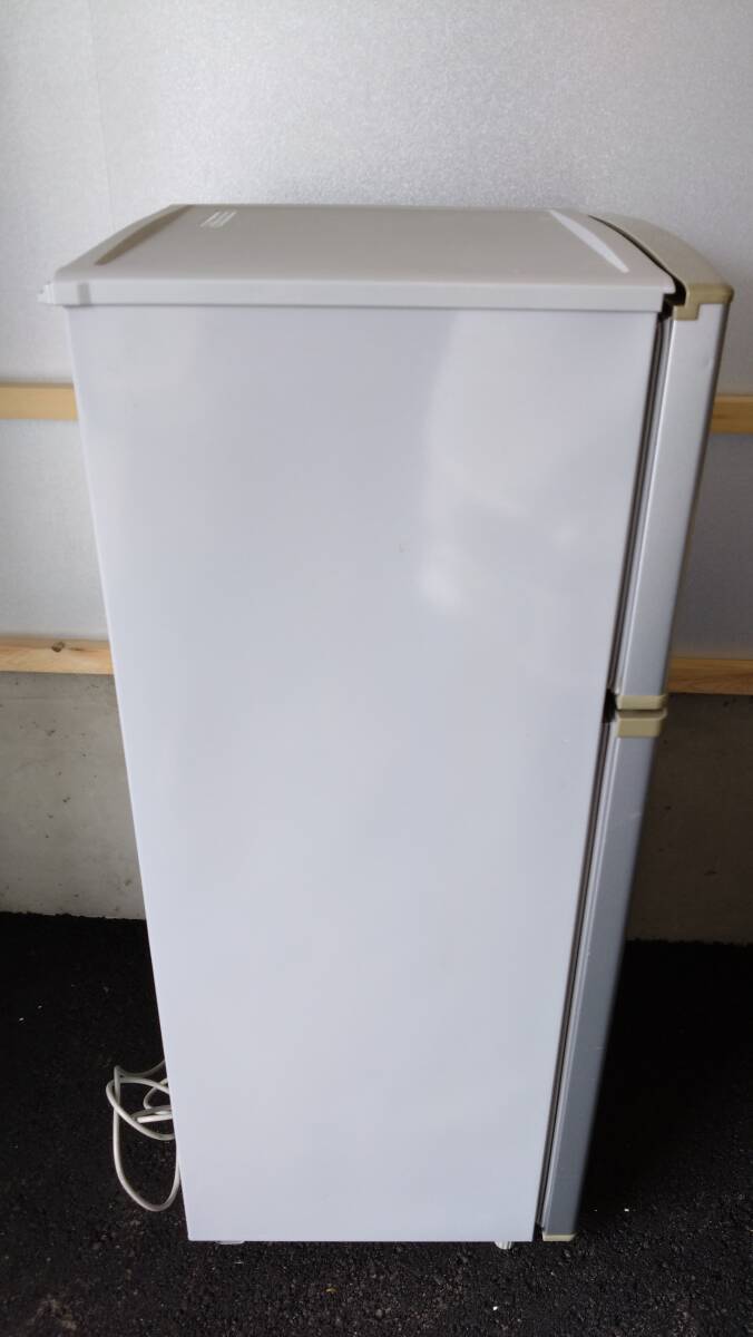 中古 SHARP シャープ ノンフロン冷凍冷蔵庫 2013年製 SJ-H12W-S 2ドア 冷蔵庫 単身 一人暮らしに 愛知県豊田市 近隣格安配送の画像4