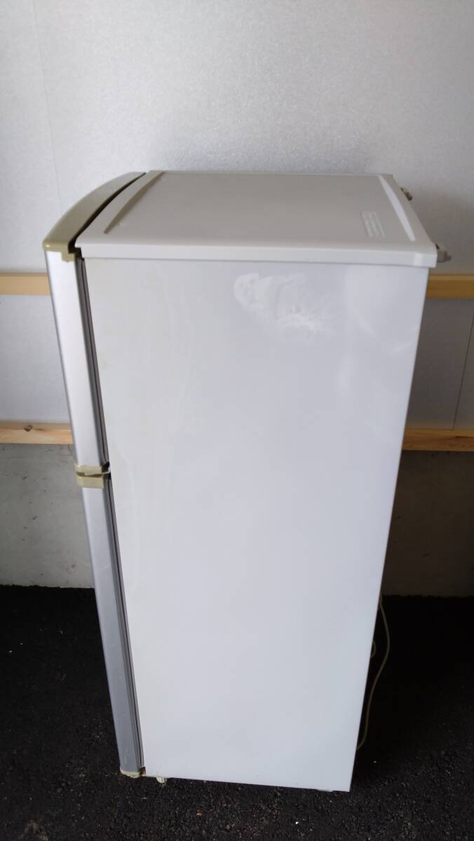 中古 SHARP シャープ ノンフロン冷凍冷蔵庫 2013年製 SJ-H12W-S 2ドア 冷蔵庫 単身 一人暮らしに 愛知県豊田市 近隣格安配送の画像2