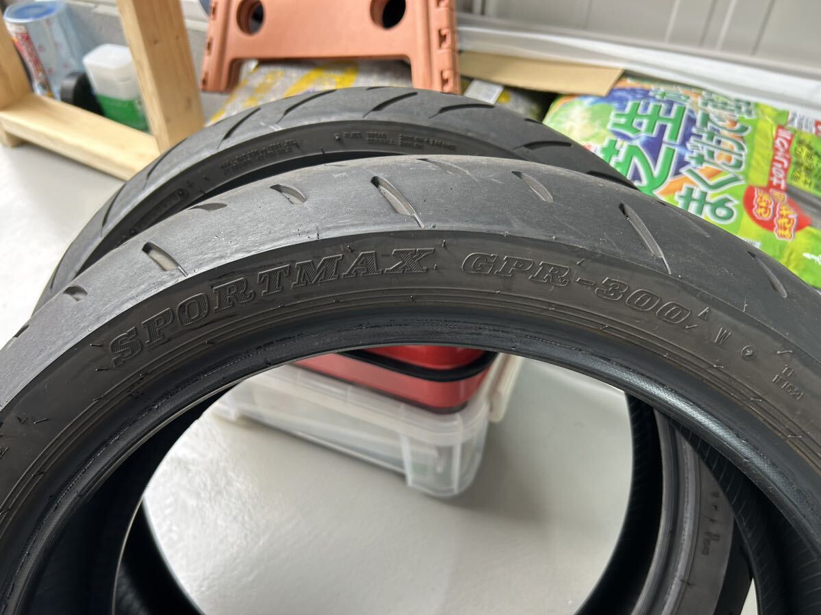 ダンロップ SPORTMAX GPR-300 F120/70 R160/60 17インチ 前後セット_画像8