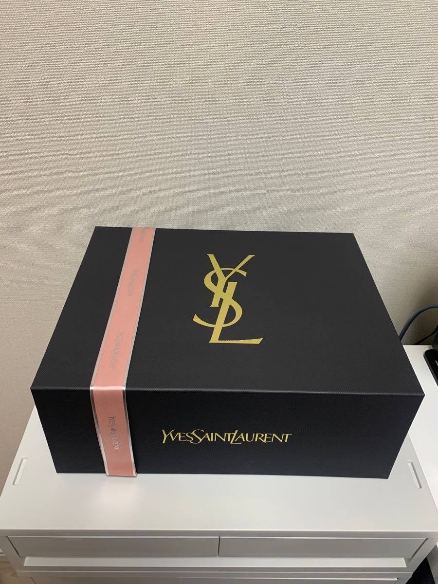 イヴサンローラン ギフトボックス YSL 限定ギフト箱　メッセージカード付き