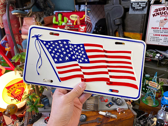 風になびく星条旗　ライセンスプレート（イーグルポール） ■ アメリカン雑貨 アメリカ雑貨_画像3