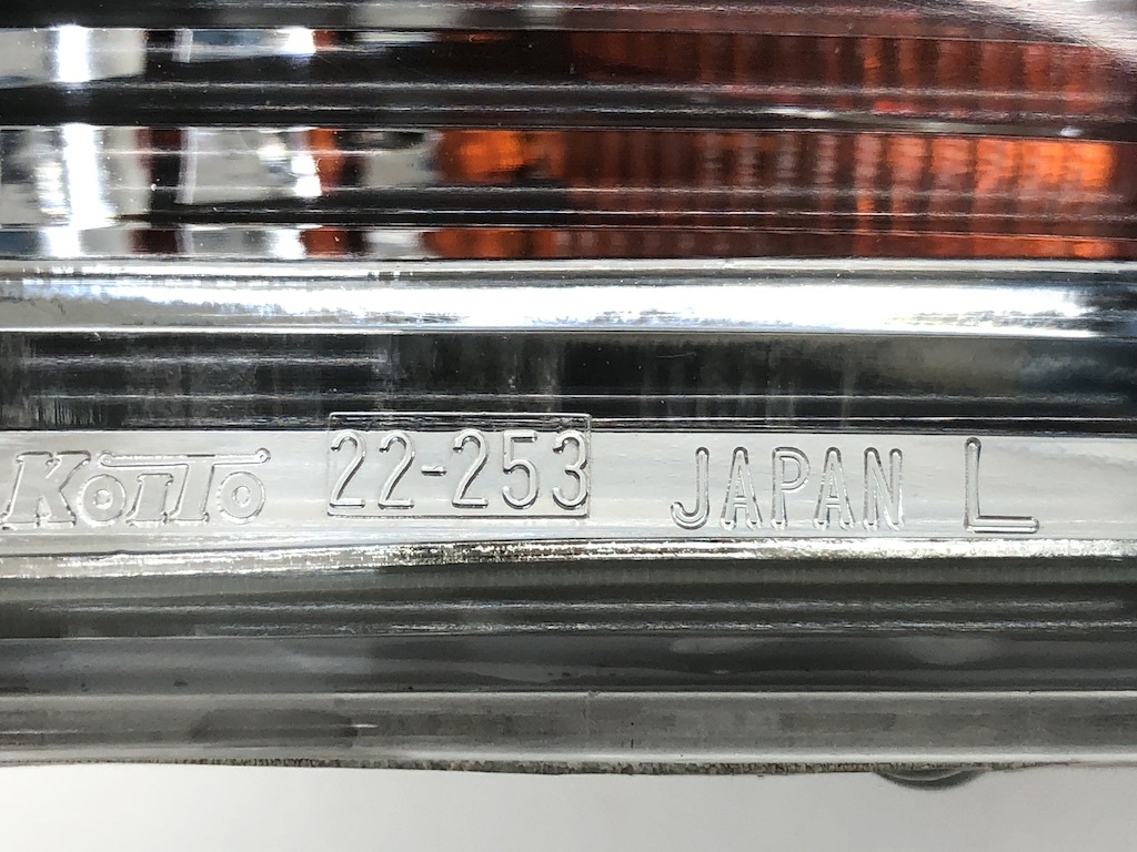 _b172302 トヨタ マークⅡ グランデ JZX100 フロントバンパー ウインカー レンズ 左 LH 22-253 JZX105 GX100 GX105 チェイサー クレスタ_画像4