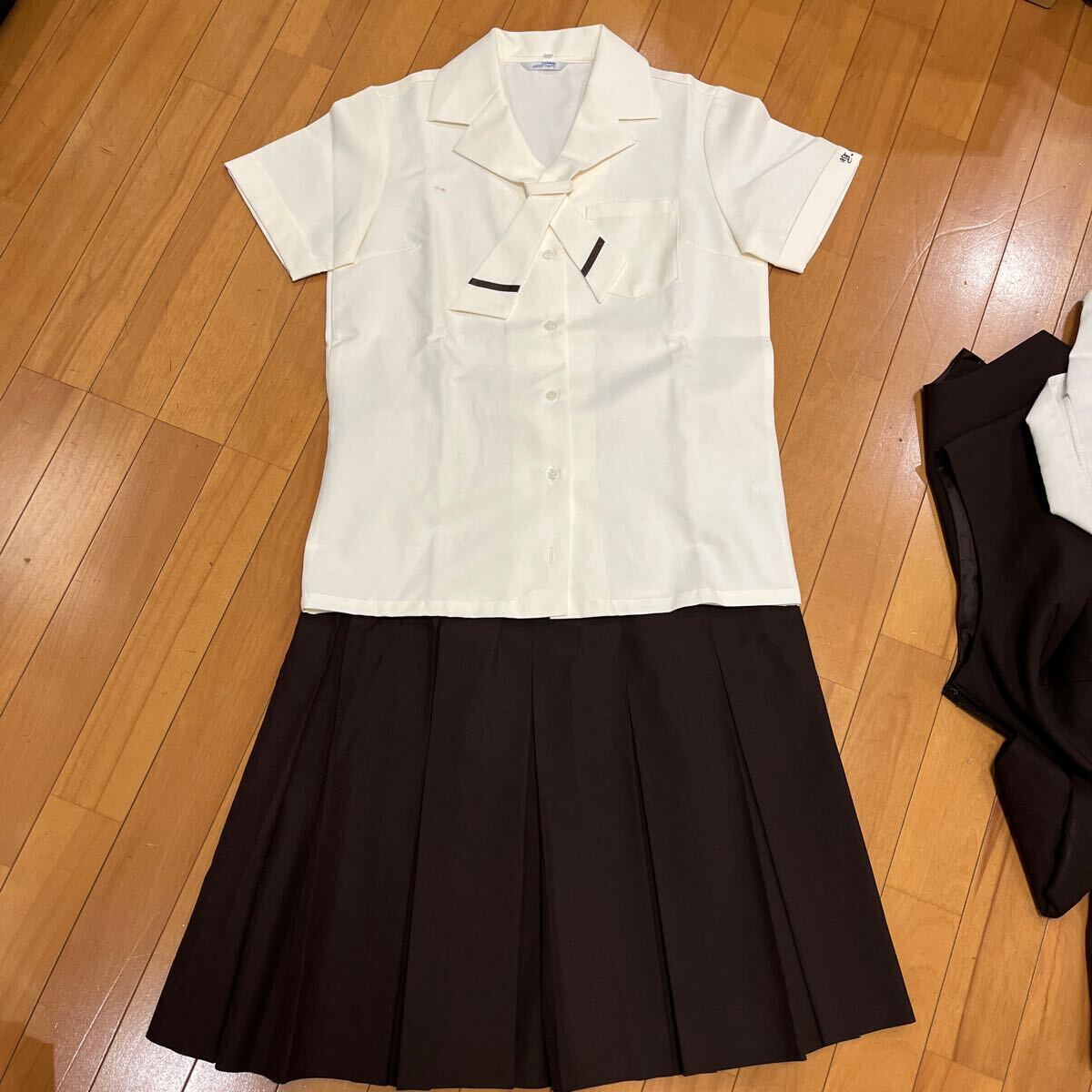 4 4 0 コスプレ衣装 夏 冬 制服 上下セット ブレザー ジャンバースカート 長袖ブラウス 半袖ブラウス 夏スカート 四日市商業_画像7