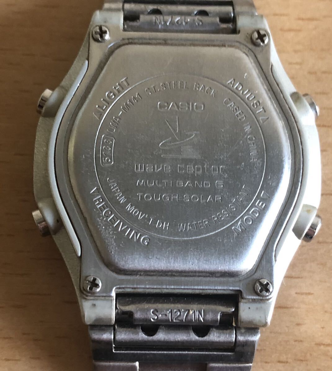 266-0766 CASIO カシオ メンズ　レディース　腕時計　金属ベルト　電波ソーラー　ウェーブセプター　LWA-M141 動作確認済み　ジャンク_画像5