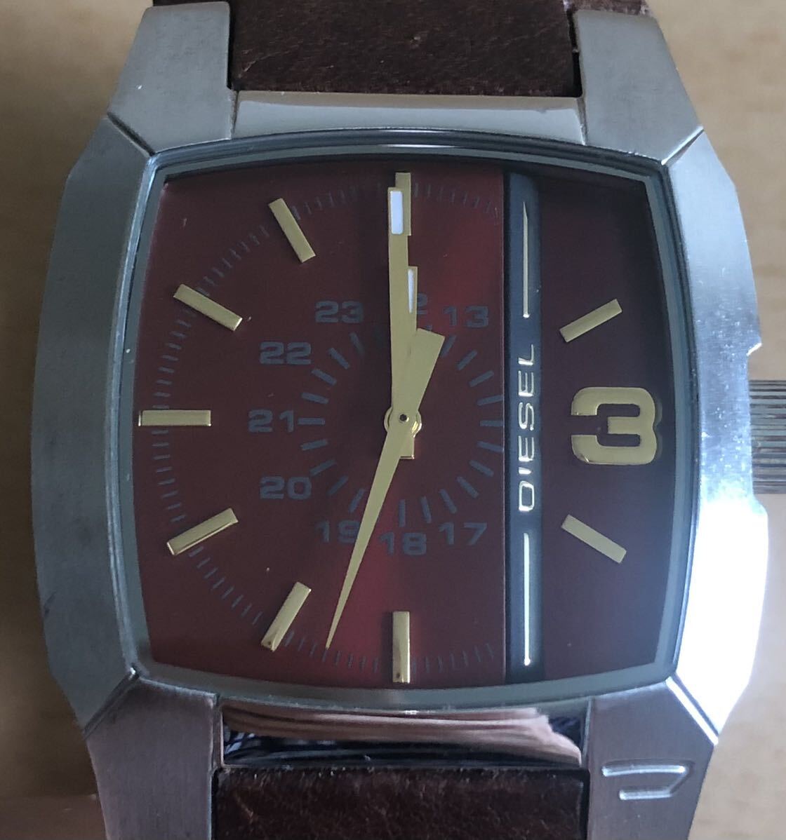 285-0067 DIESEL ディーゼル メンズ腕時計 革ベルト クオーツ DZ-1667 電池切れ 動作未確認の画像1