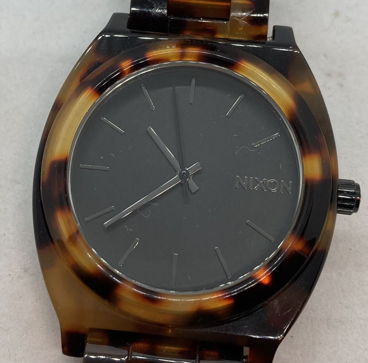 294-0726 NIXON ニクソン 腕時計 ブラウン 稼働品_画像1