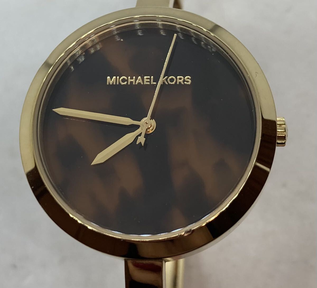 283-0395 MICHAEL KORS 腕時計 金属ベルト ゴールド 電池切れ 動作未確認_画像1