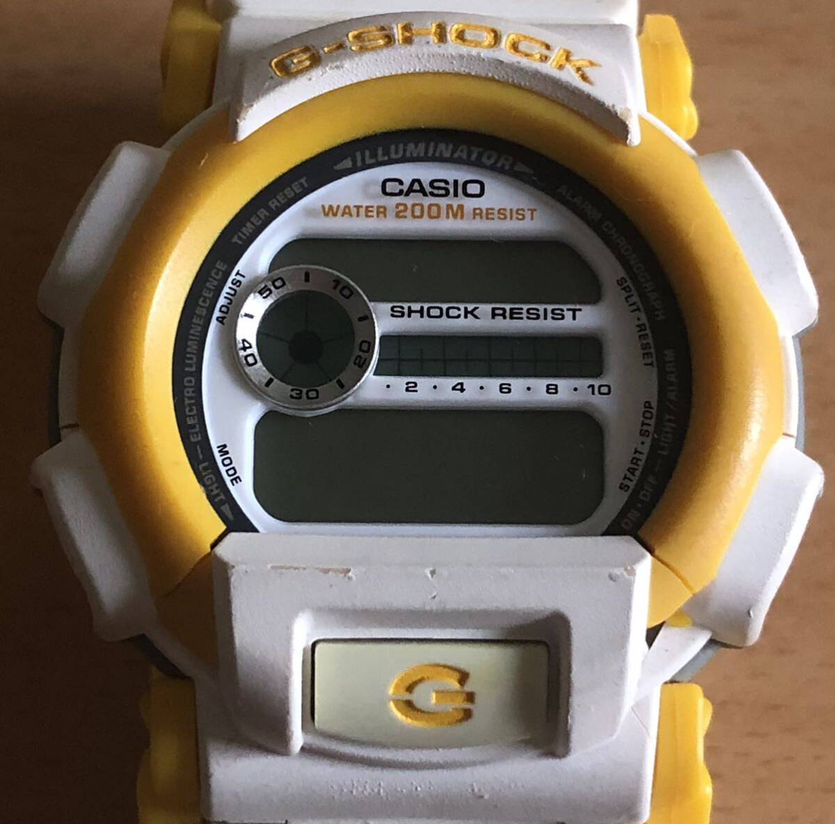 292-1234 CASIO カシオ G-SHOCK G-LIDE メンズ腕時計　クオーツ　デジタル　ホワイト　イエロー　DW-003 電池切れ　動作未確認_画像1
