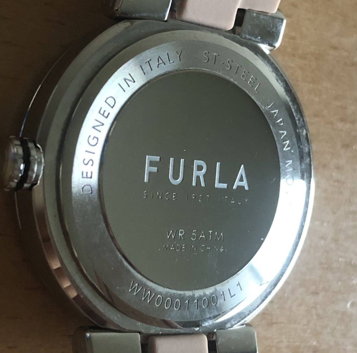 267-0130 FURLA フルラ レディース腕時計 クオーツ ピンク WW00011001L1 電池切れ 動作未確認 の画像4