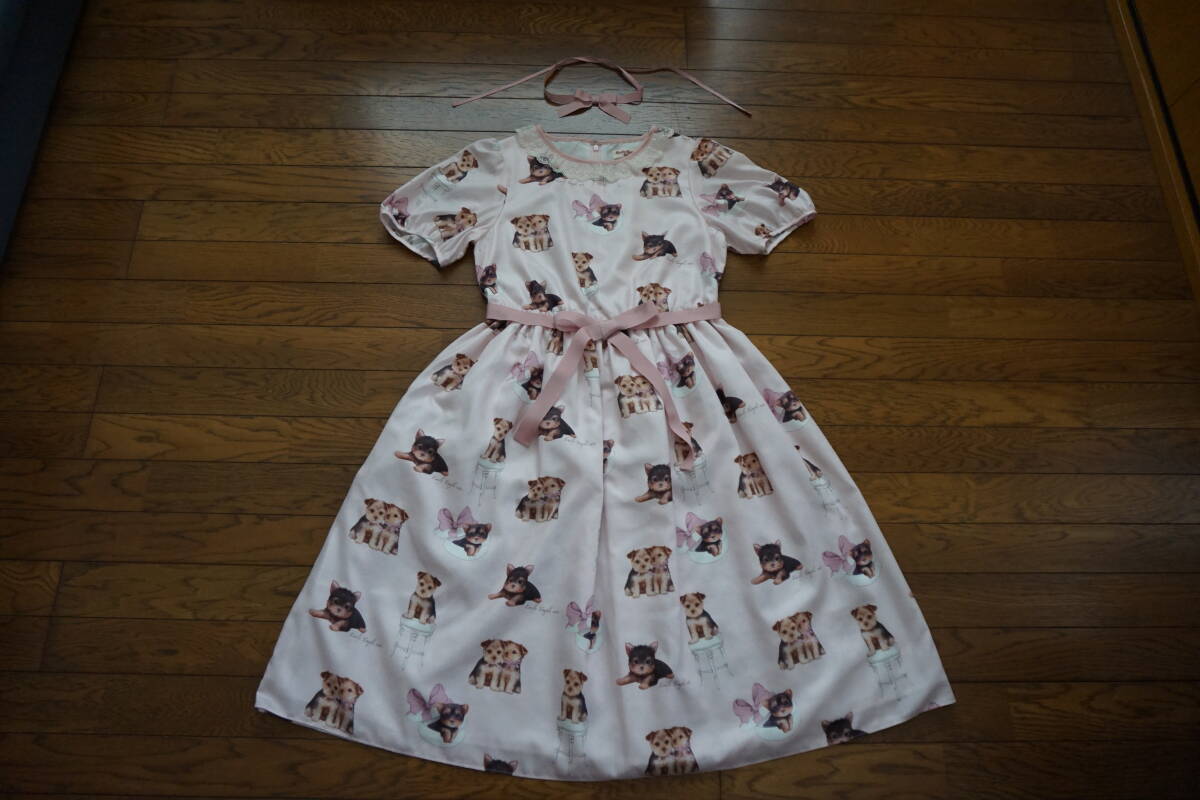 ◇　Emily Temple cute　エミリーテンプルキュート　◇　ヨークシャーテリア子犬柄　TERRIERワンピース（チョーカー付き）◇　size M_画像1