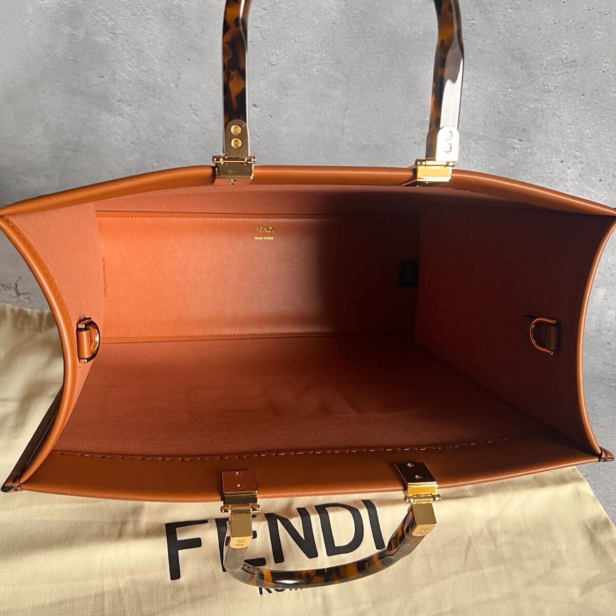 【極美品/人気】FENDI フェンディ SUNSHINE MEDIUM SHOPPING BAGサンシャイン ミディアム カーフレザートートバッグ 茶ブラウン レディース