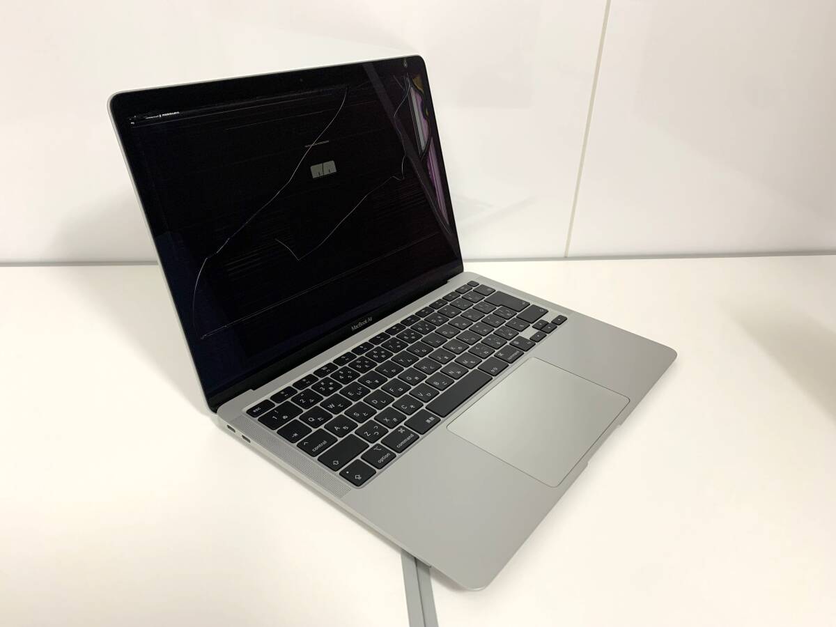 MacBook Air M1（A2337- Space Gray）、2020モデル 画面割れ ジャンクの画像1