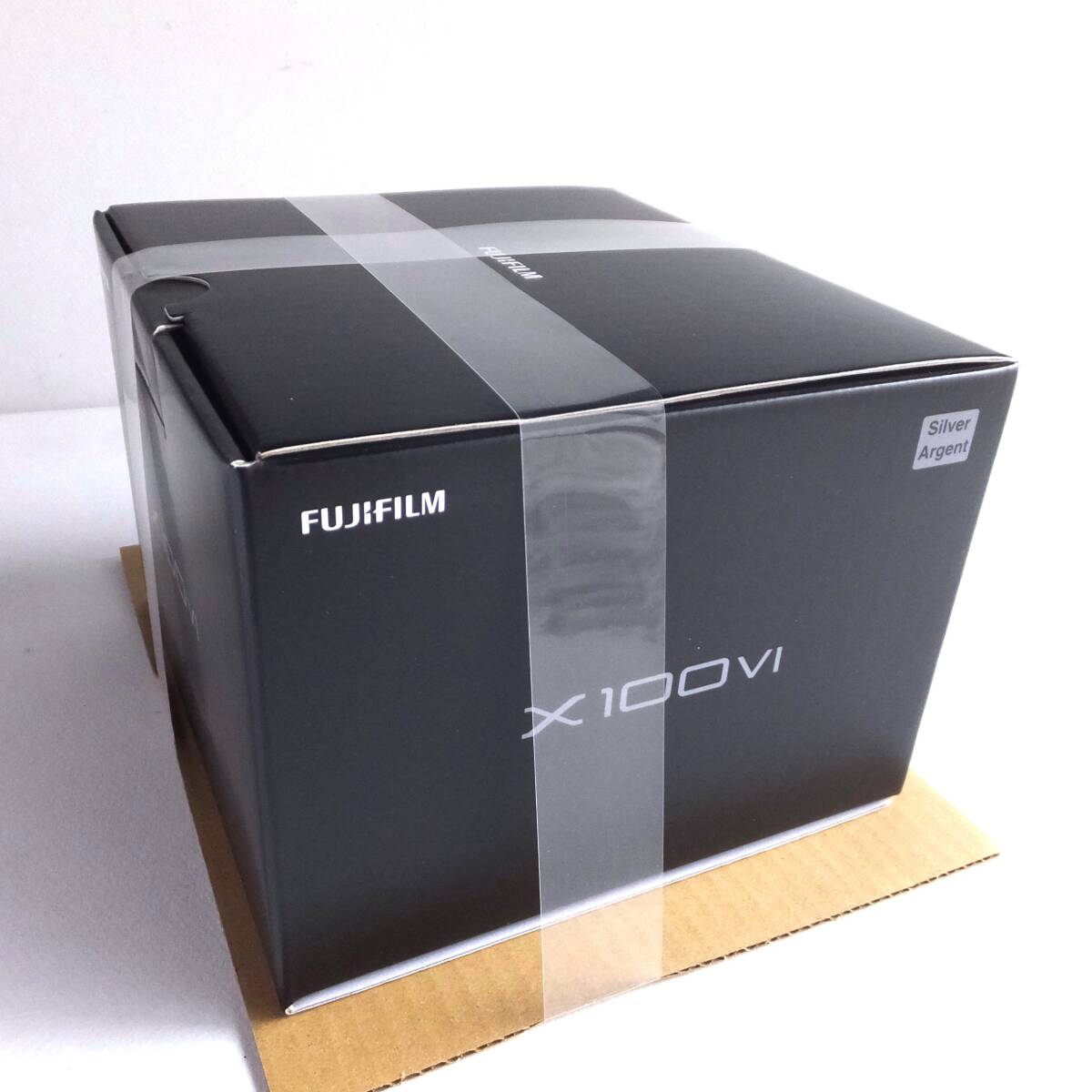 新品 FUJIFILM X100VI コンパクトデジタルカメラ シルバー 富士フイルム 【未使用・未開封】の画像1