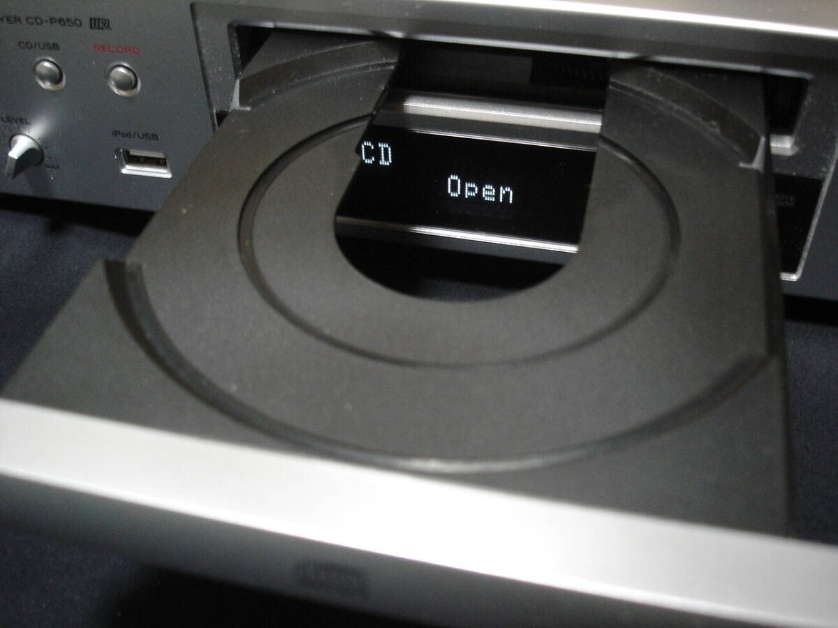 ティアック「ＣＤプレーヤー」TEAC CD-P650 シルバー USB MP3（リモコン付き）動作不具合品 修理調整が出来る方へ 現状渡し品の画像10
