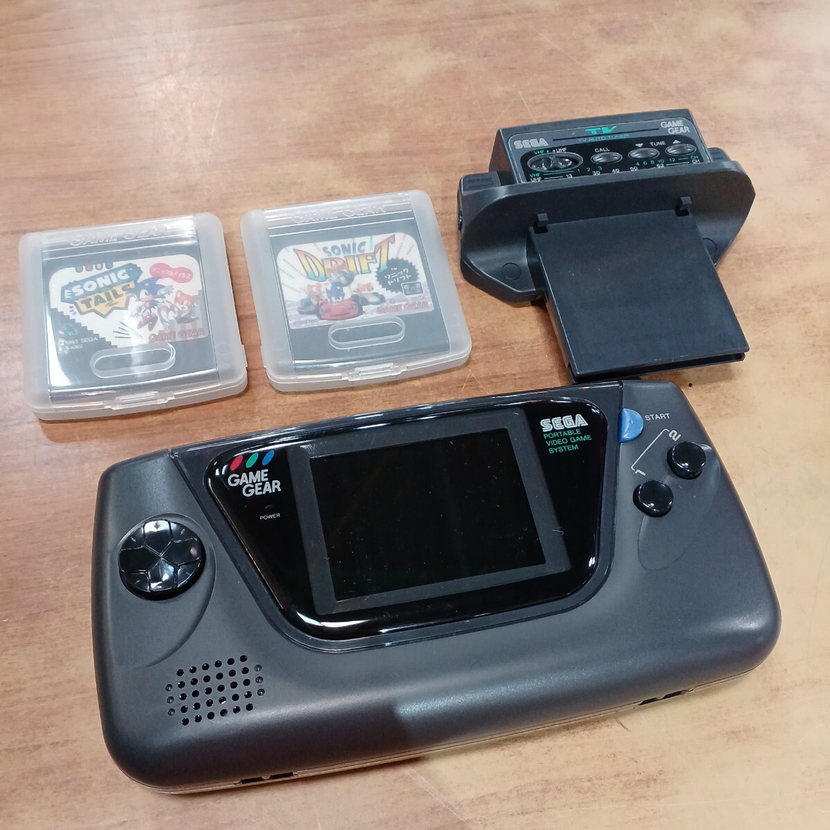 SEGA GAME GEAR HGG-3210 セガ ゲームギア 本体 ソフト セット ゲーム機 当時物 中古 簡易動作確認済み 長期保管の画像1