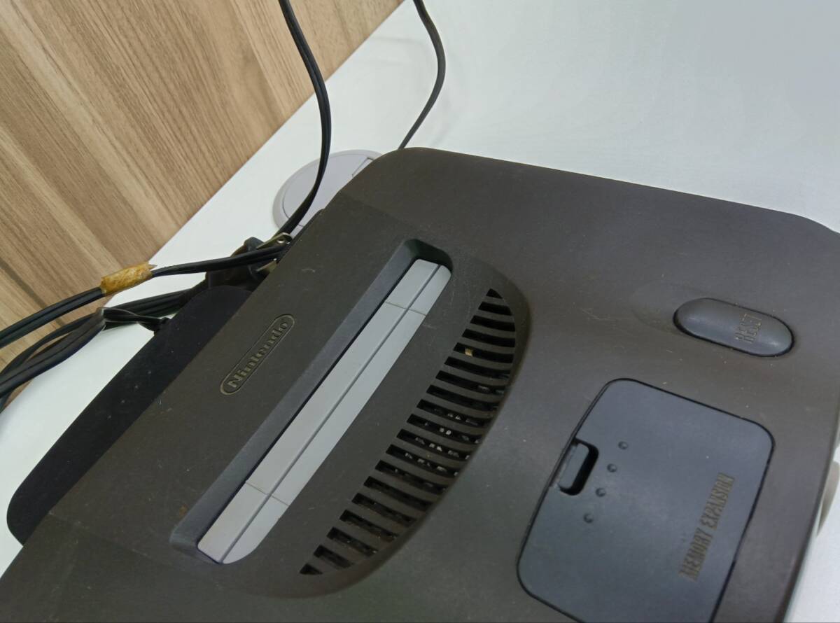 通電確認　任天堂 NINTENDO 64 ニンテンドー64 本体 NUS-001　ゲーム　◆4797_画像4