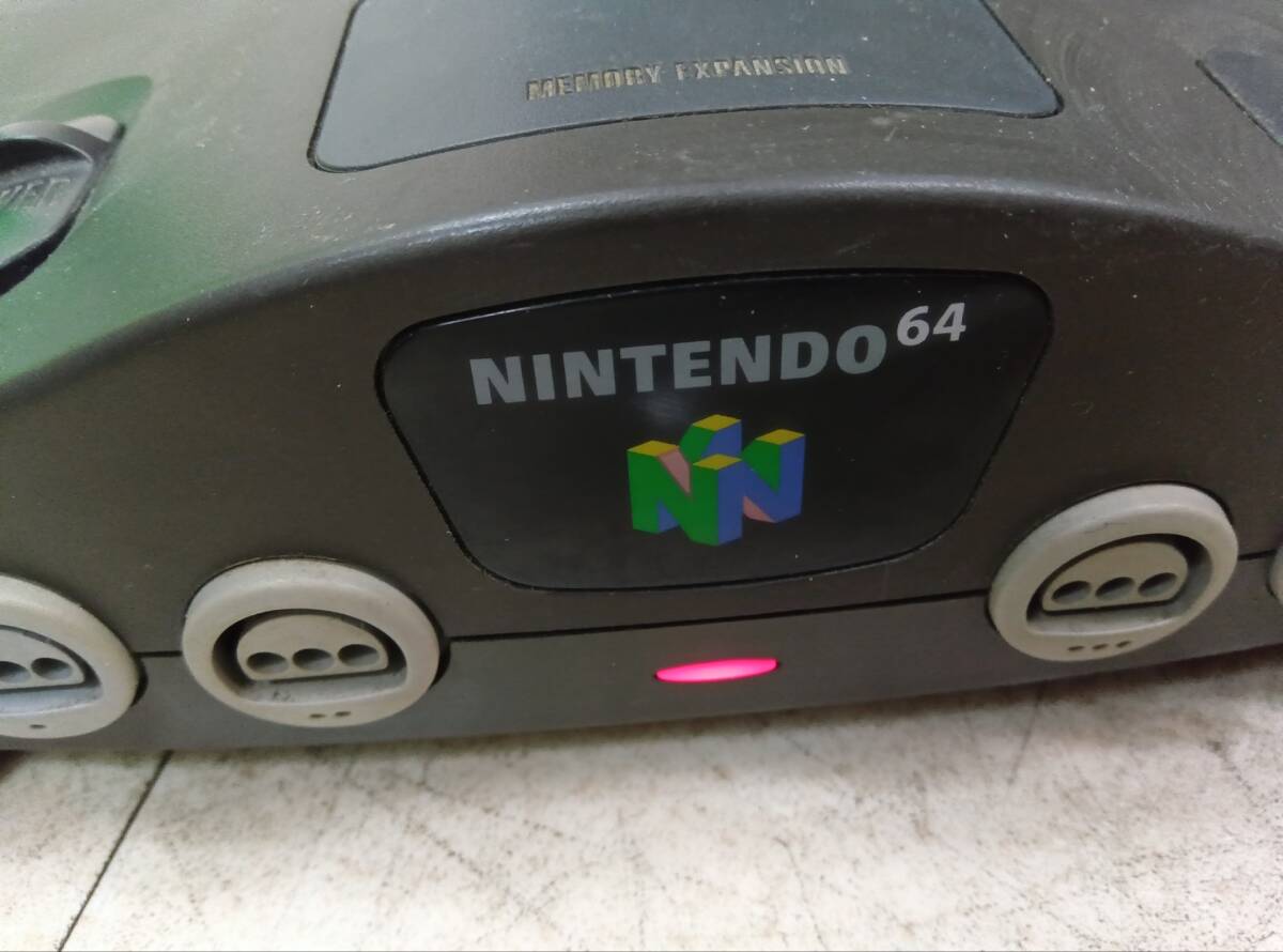 通電確認　任天堂 NINTENDO 64 ニンテンドー64 本体 NUS-001　ゲーム　◆4797_画像2