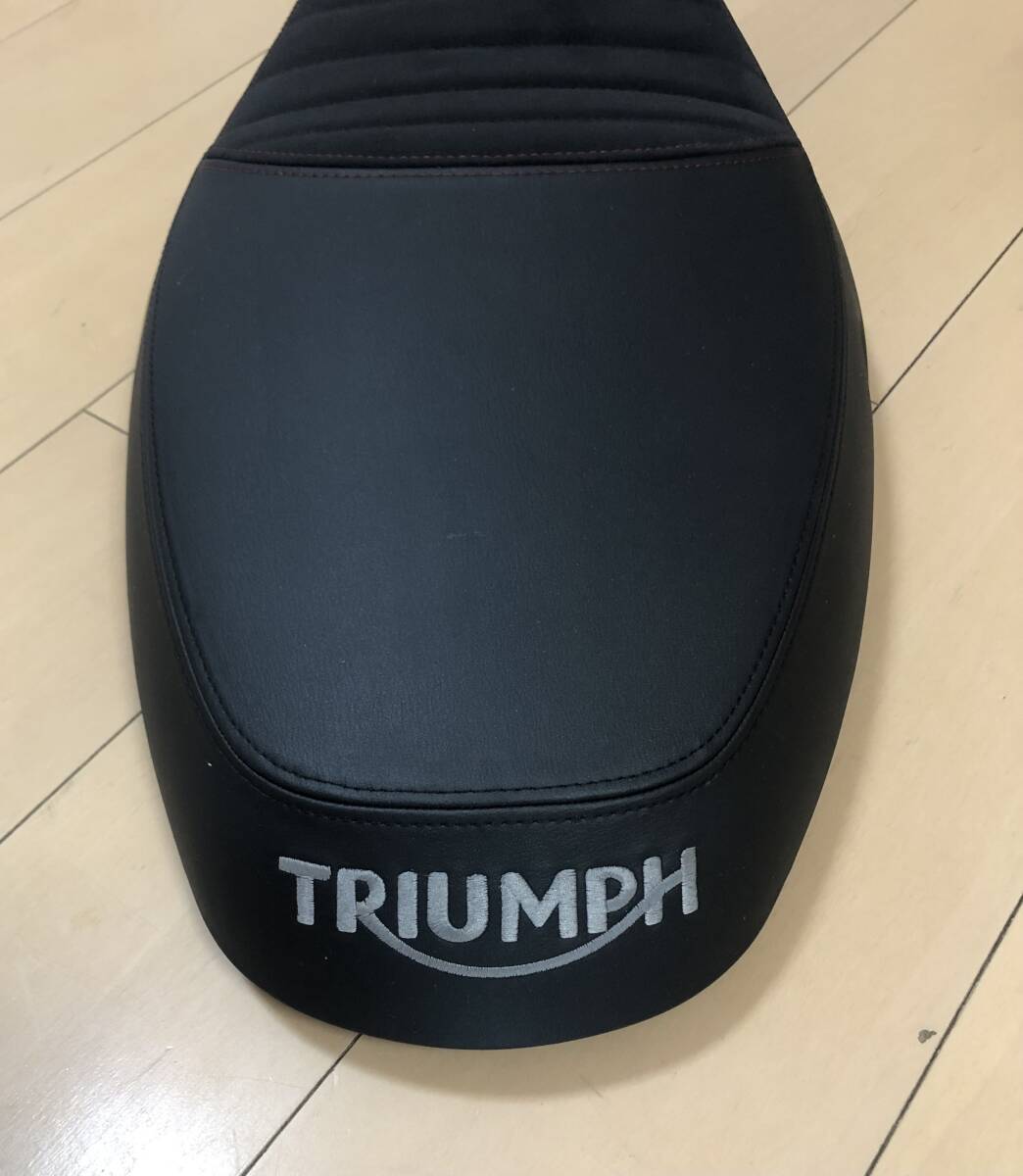 TRIUMPH トライアンフ　スラクストン1200R 純正シート 黒/赤ステッチ_画像4