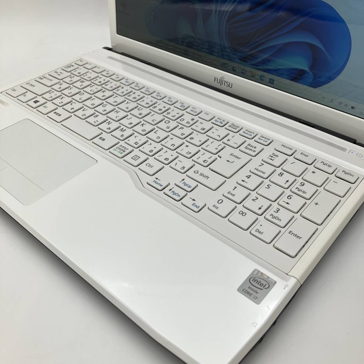 美品☆爆速i7☆メモリ16GB☆新品SSD512GB☆Core i7-3.30GHz☆Windows11☆Office2021☆人気富士通ノートパソコン☆Webカメラ☆Bluetoothの画像4