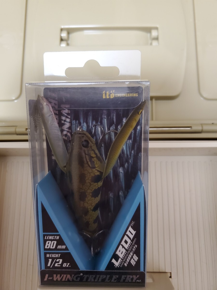 Megabass メガバス　i-wing　トリプルフライ　パガーニライギョ　未使用