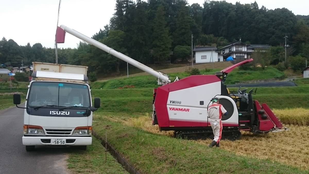 令和５年産 コシヒカリ 白米９㎏ 広島県北産 送料込 無洗米仕上 年中冷蔵庫保管 農家厳選 ポリ容器・箱詰発送激安供給_画像3