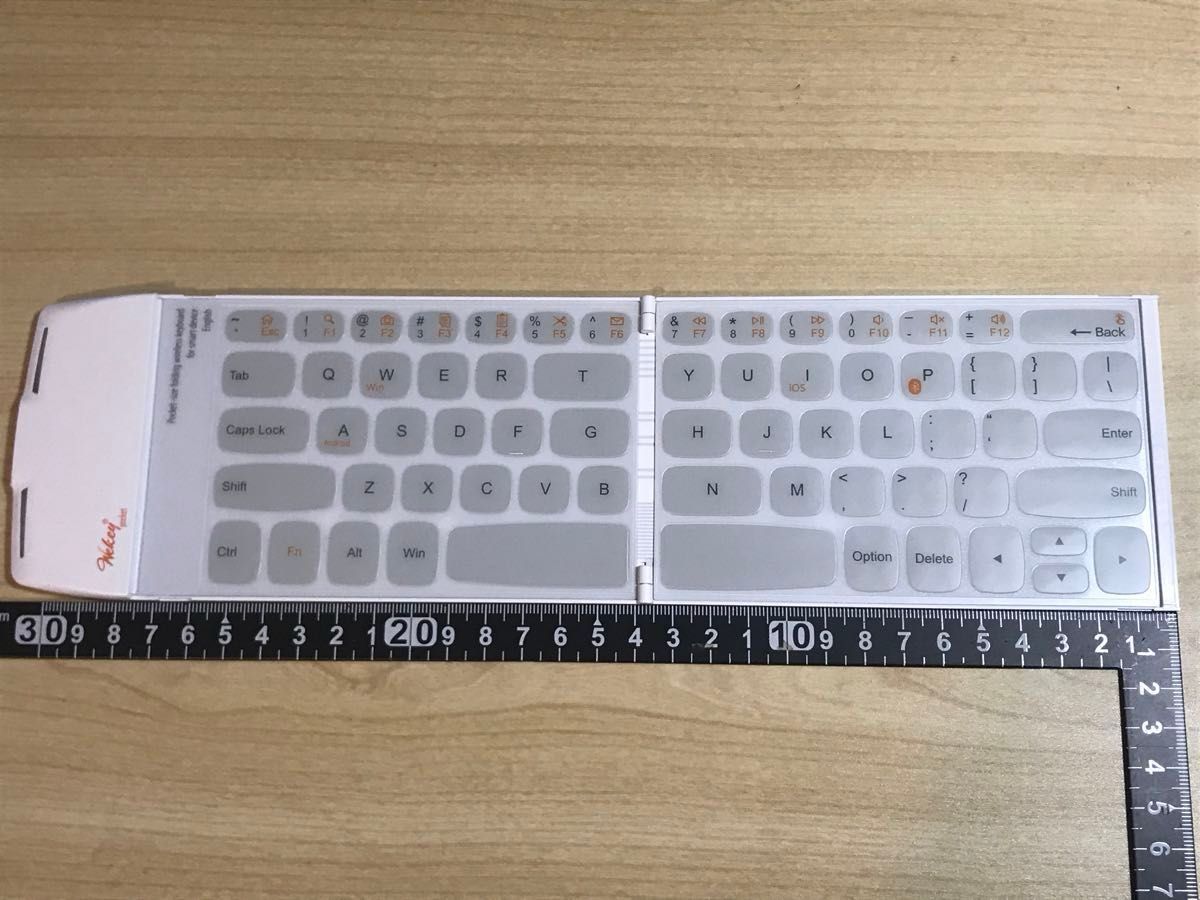 超軽量極薄90g ワイヤレス無線Bluetoothキーボード 折り畳み 白 ホワイト White keyboard