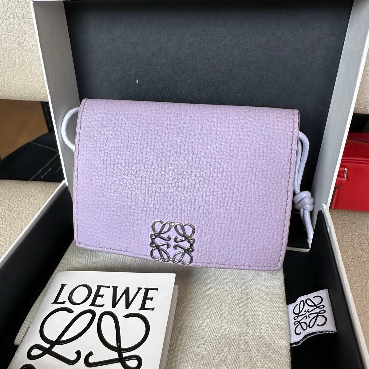 LOEWE】 アナグラムトライフォールドウォレット ライトモーヴ 3 LOEWE】 アナグラムトライフォールドウォレット ライトモーヴ 3