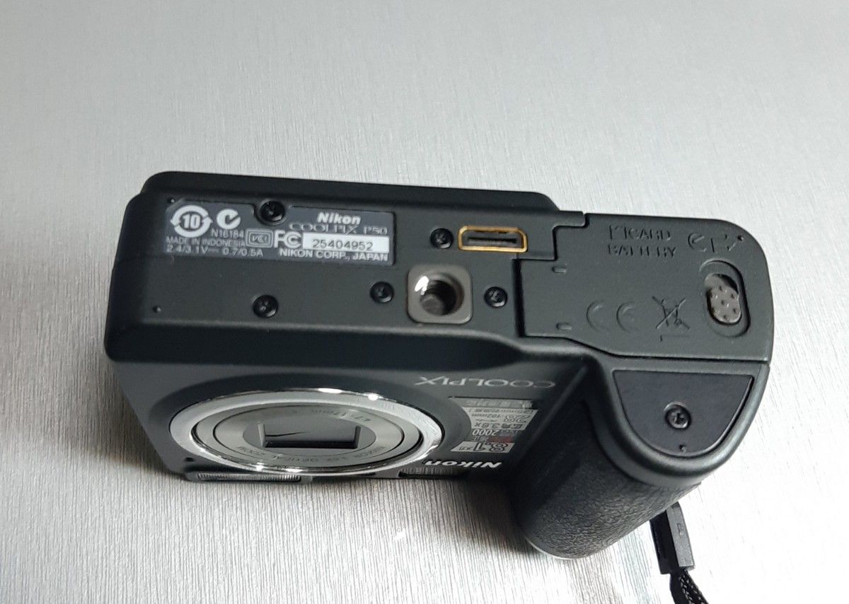 Nikon 　COOLPIX  P50  ニコン クールピクス　P50  デジタルカメラ  コンパクトデジタルカメラ  デジカメ