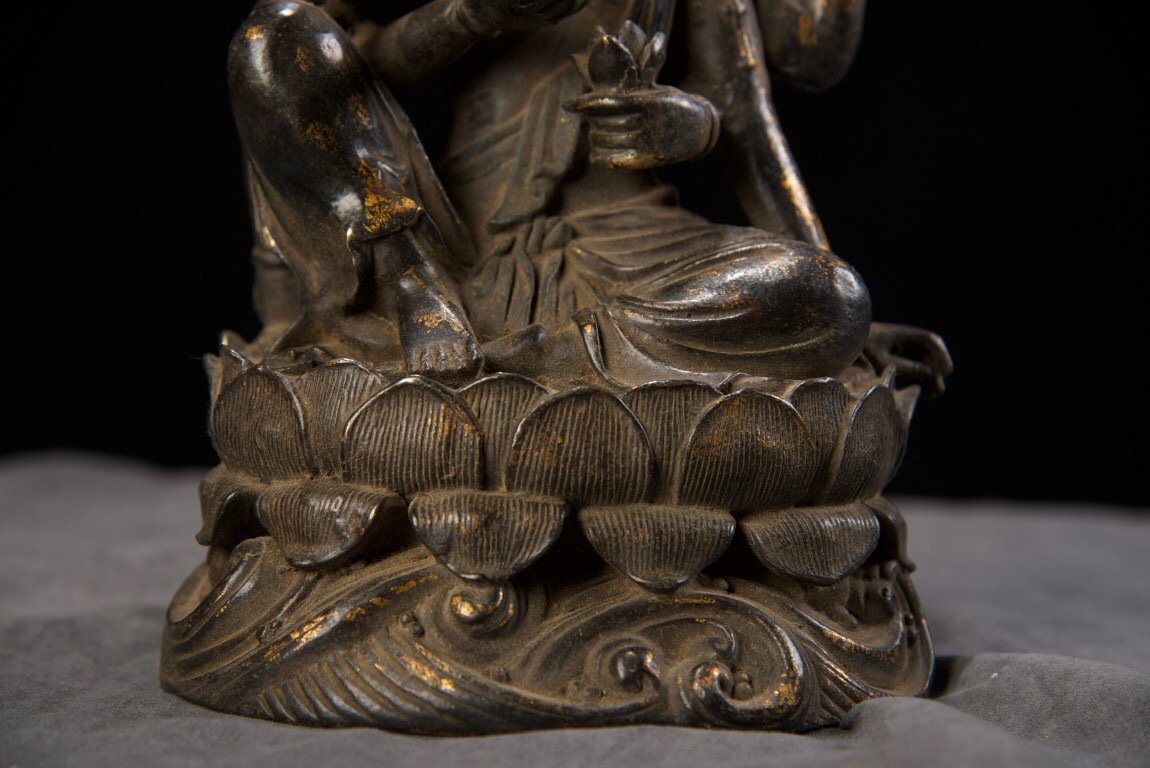 館蔵珍品 銅製 泥金 六臂觀音像』置物 賞物 貴重物品 収蔵品 館蔵珍品 銅製 泥金 六臂觀音像』置物 賞物 貴重物品 収蔵品