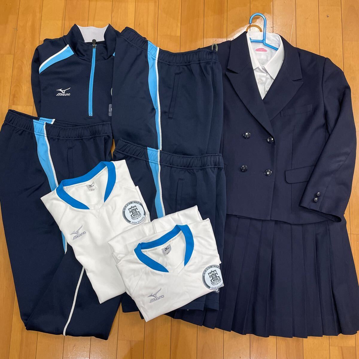 8 4 コスプレ衣装 冬 制服 上下セット ブレザー ブラウス スカート MIZUNO ジャージ上下セット ハーフパンツ スポーツシャツ 大垣北の画像1