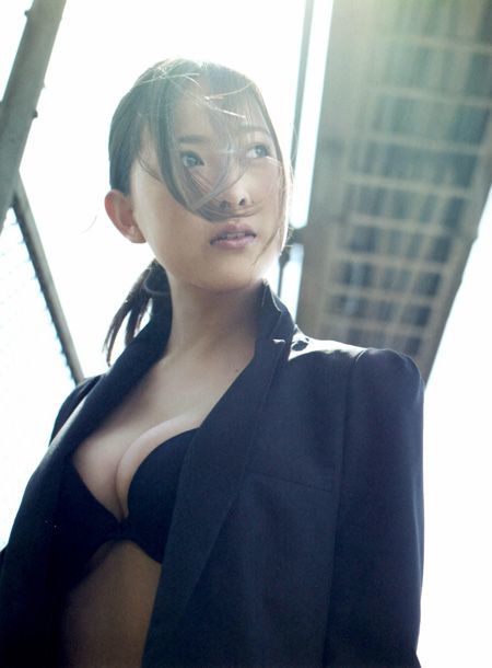 Yahoo!オークション - 谷村美月 写真集 『 FAKE 』 Yahoo!オークション - 谷村美月 写真集 『 FAKE 』