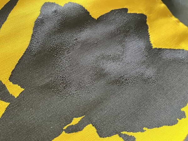 KIRUKIRU セミアンティーク 名古屋帯 綴れ地 正絹 黄色地に抽象的な黒バラ 花柄 モダン レトロ 大正ロマン 着物 着付け 和装の画像5