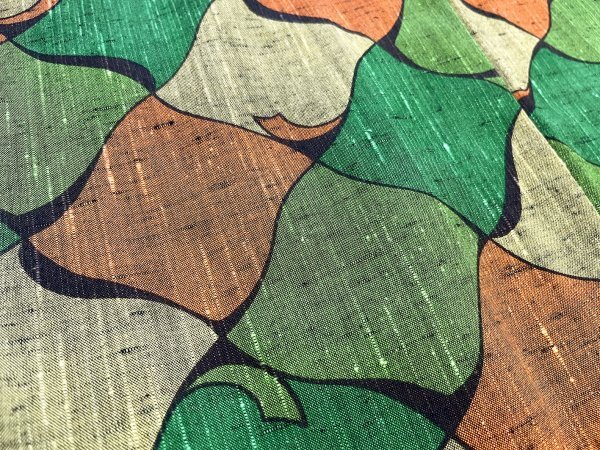 KIRUKIRU リサイクル 着物 ウール 身丈156㎝ 黄緑×オレンジ×緑 抽象柄 しつけ付き モダン レトロ 小紋 着付け 和装 カジュアルの画像7