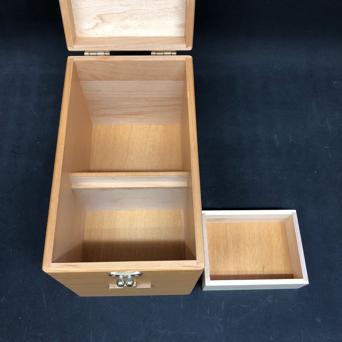 G112 [ wooden first-aid kit ] medical box make-up box storage box wooden natural used storage goods 