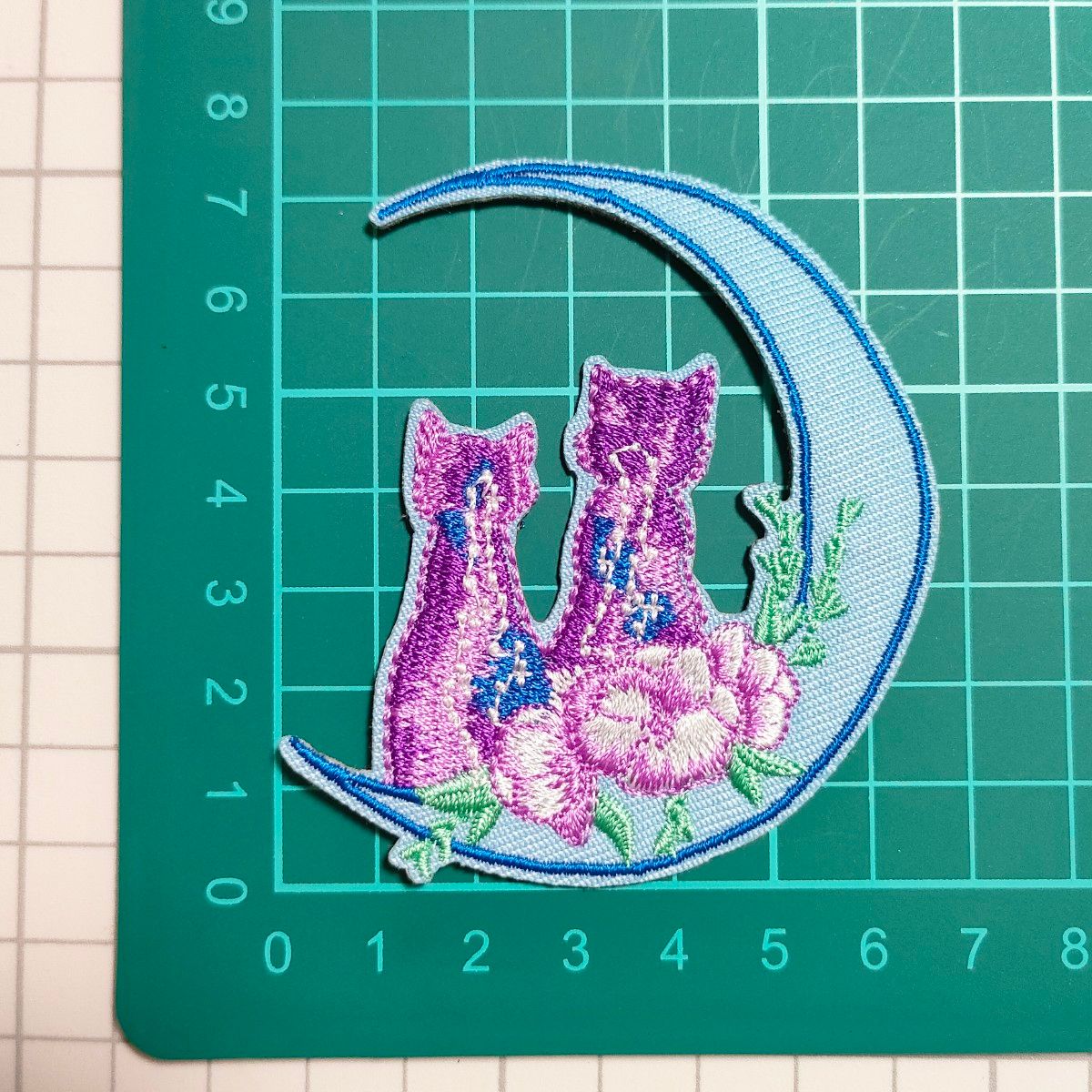 T-25【 アイロンワッペン 】 刺繍ワッペン アップリケ リメイク 月 三日月 ムーン MOON 猫 ネコ cat キャット