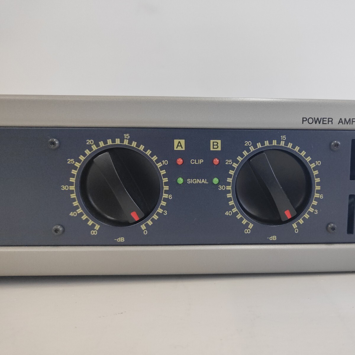 中古品　YAMAHA ヤマハ ステレオ　アンプリファイアー　P1000S　_画像4