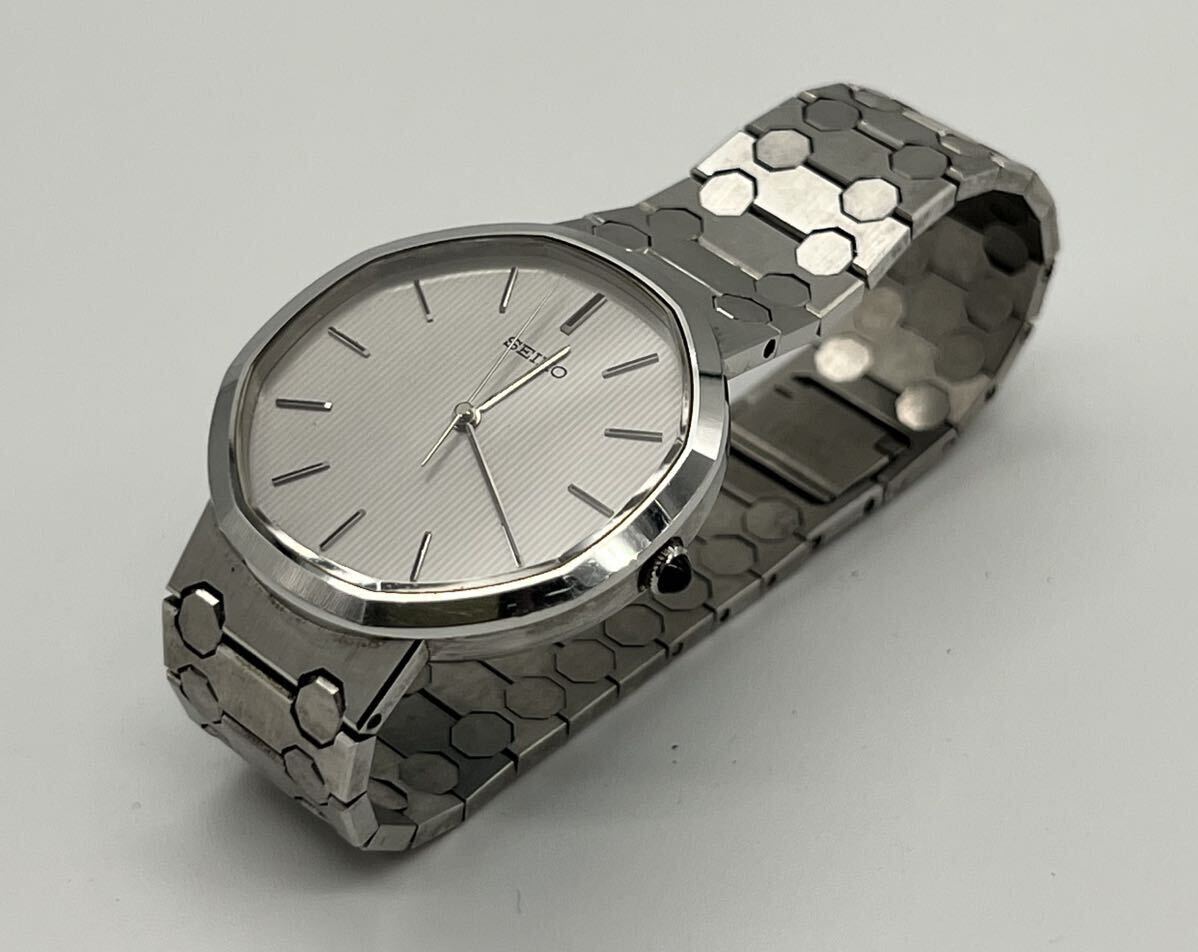 C8KG6 稼働品 SEIKO セイコー アシエ ジェラルド・ジェンタデザイン 7830-5110 メンズ 腕時計 QZ CREDOR ACIER 電池交換済み の画像2