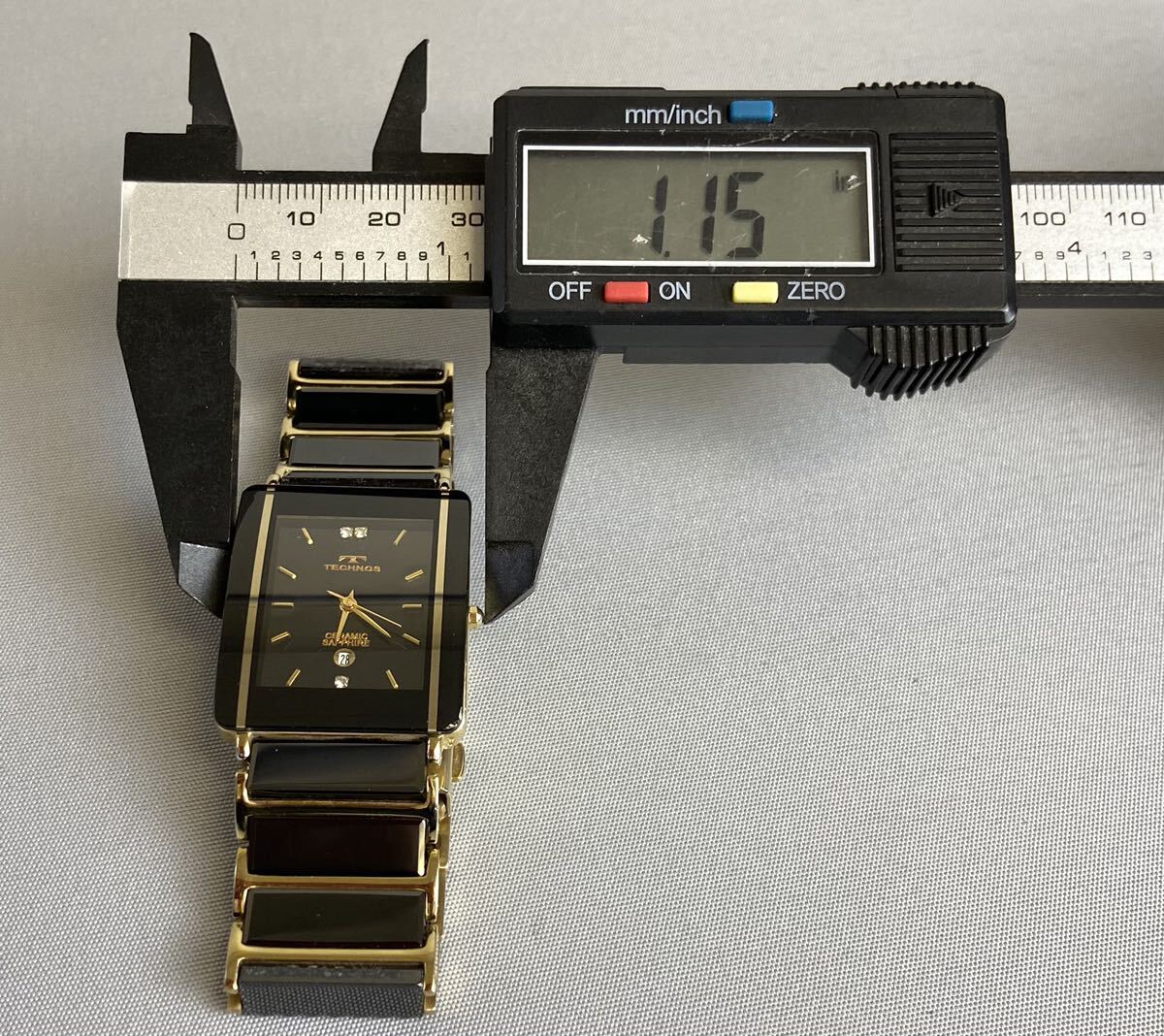 D25上B6 稼働品 TECHNOS テクノス クォーツ セラミック CERAMIC T1090 スクエア 腕時計の画像7