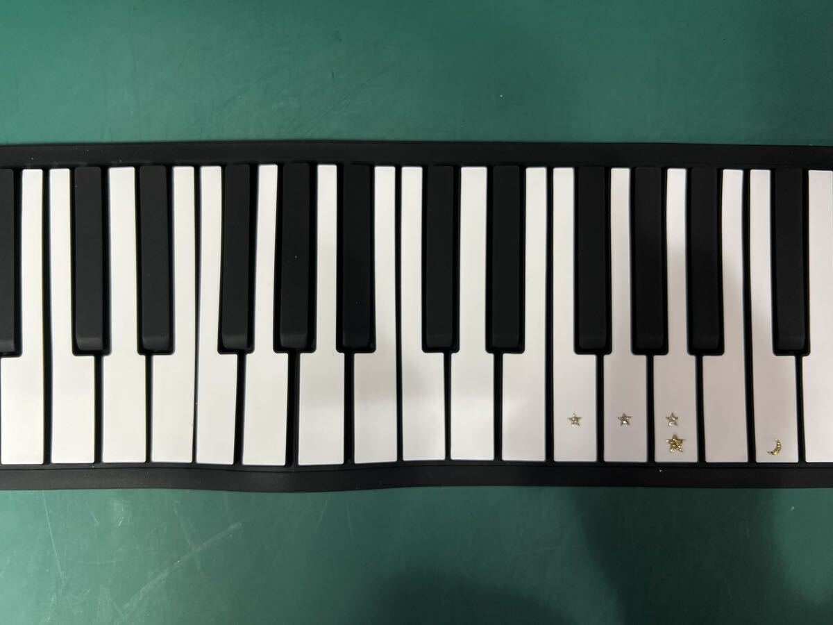 Flexible HAND ROLL PIANO 電子ピアノ 88鍵盤 電子ロールピアノ 電子キーボード 巻ける 折りたたみ 持ち運び ポータブル (80s)の画像4