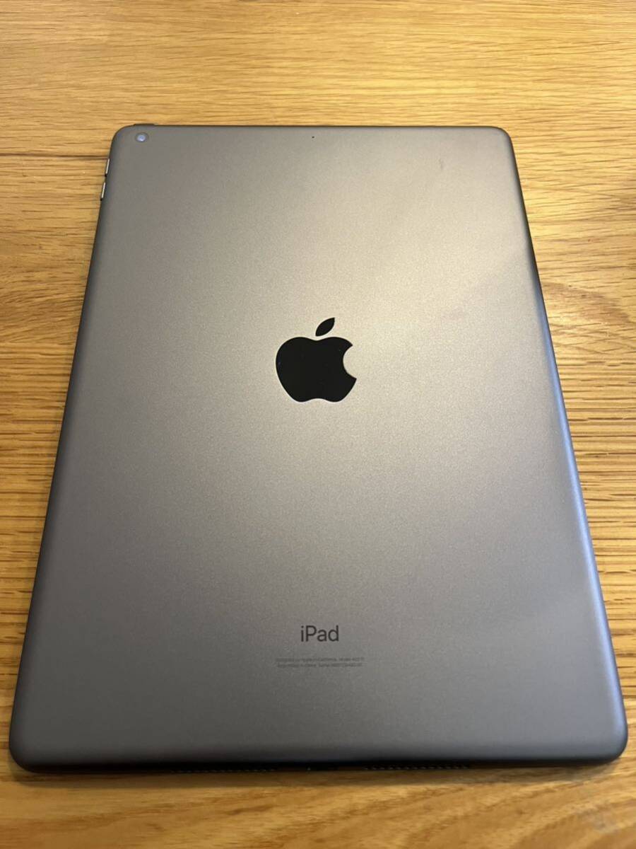 美品iPad Wi-Fiモデル スペースグレー Apple 第8世代A2270 32GBの画像3