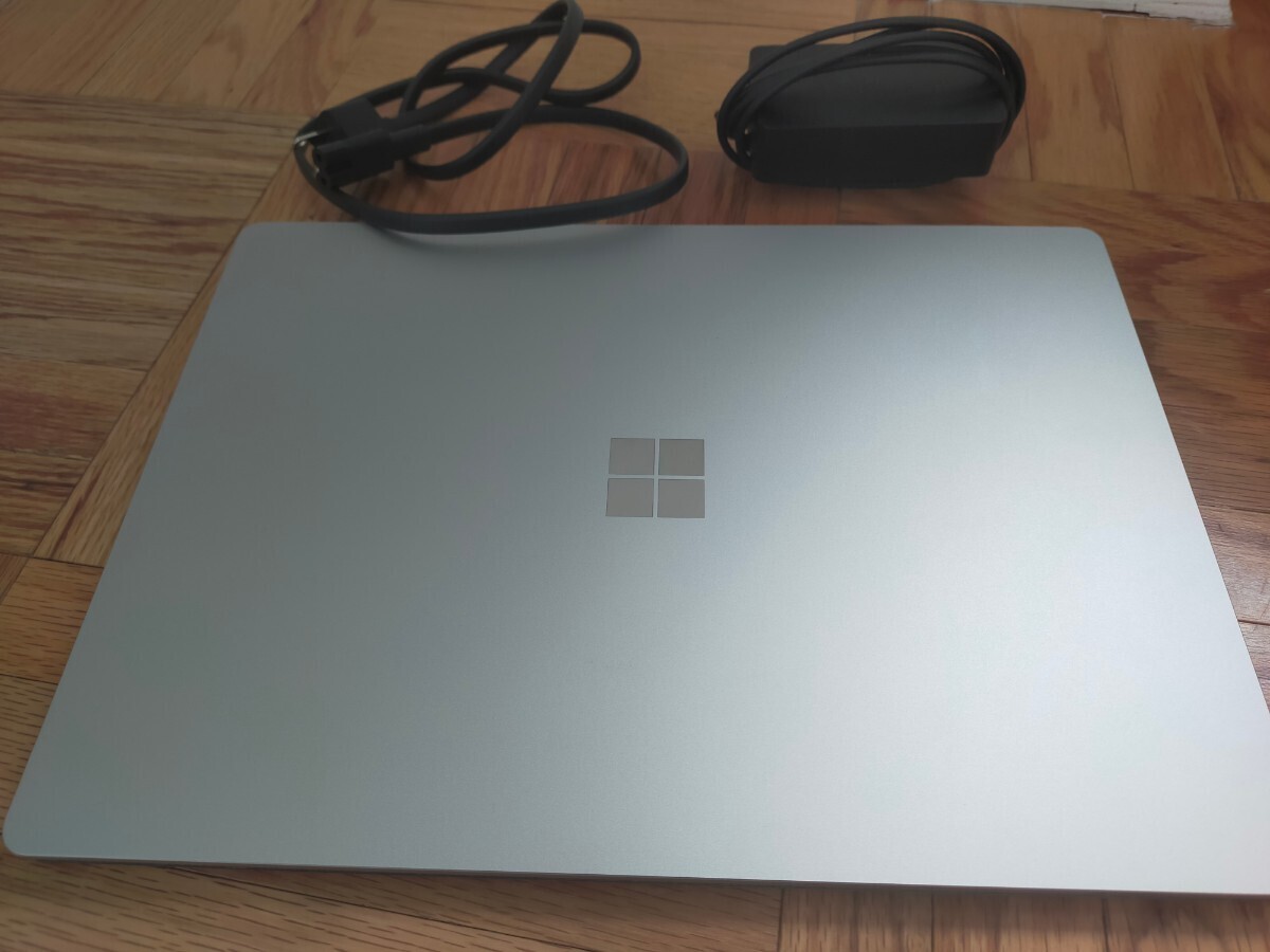 Microsoft Surface Laptop 5 512GB SSD 16GB RAM 12世代 CORE i-7 タッチパネル 2.7GHz 新品同様 バッテリー94% 純正充電器付き