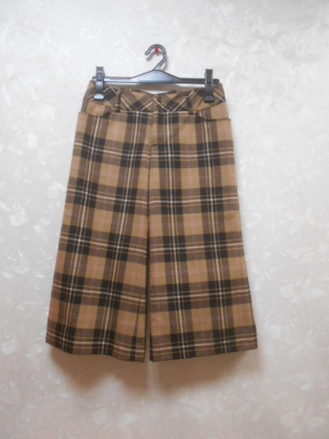 115　CECIL McBEE セシルマクビー♪　　ラメ入りハーフパンツ　美品_画像1